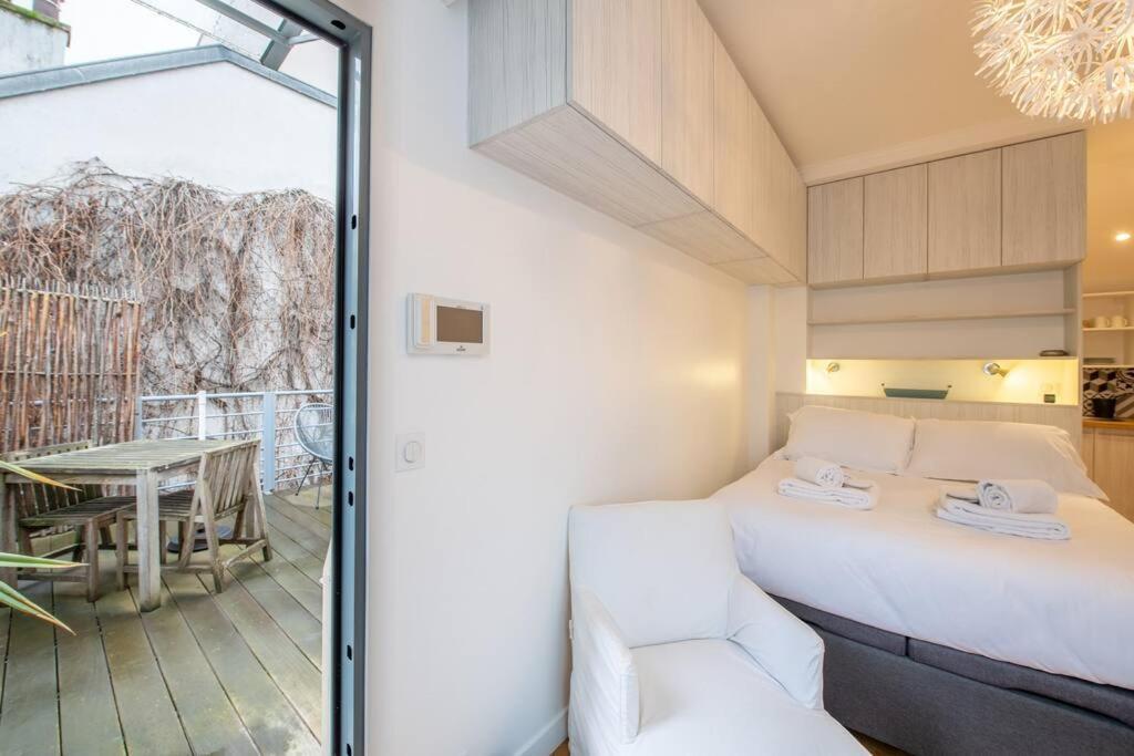 Etienne Pernet - Charming With A Private Terrace Apartment *