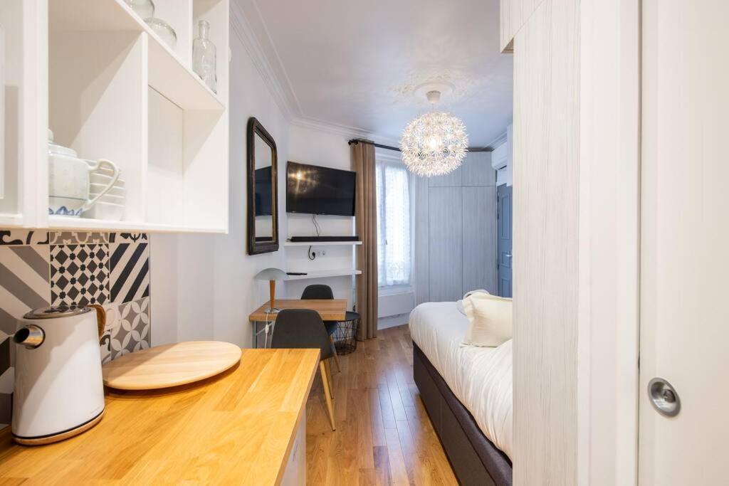Etienne Pernet - Charming With A Private Terrace Appartement *
